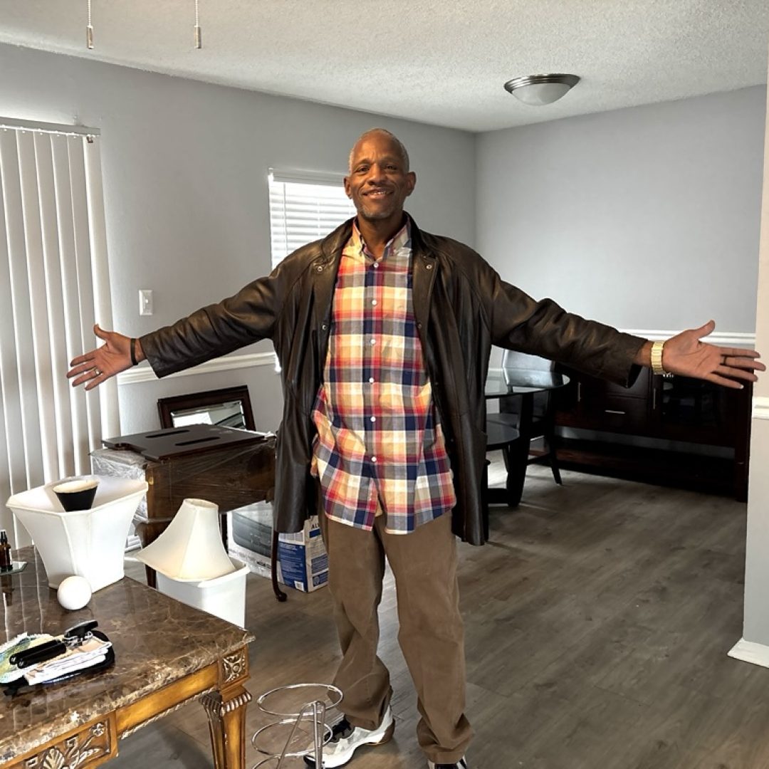 Operation: Veteran Connect member Shanique gains confidence with jiu-jitsu instructor Saulo.